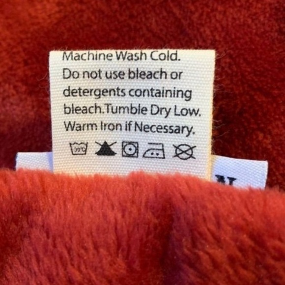 NWT‼️RARE‼️Rae Dunn Christmas/Red Merry & Bright Patch Plush Throw/Blanket 50x60 - Picture 3 of 5